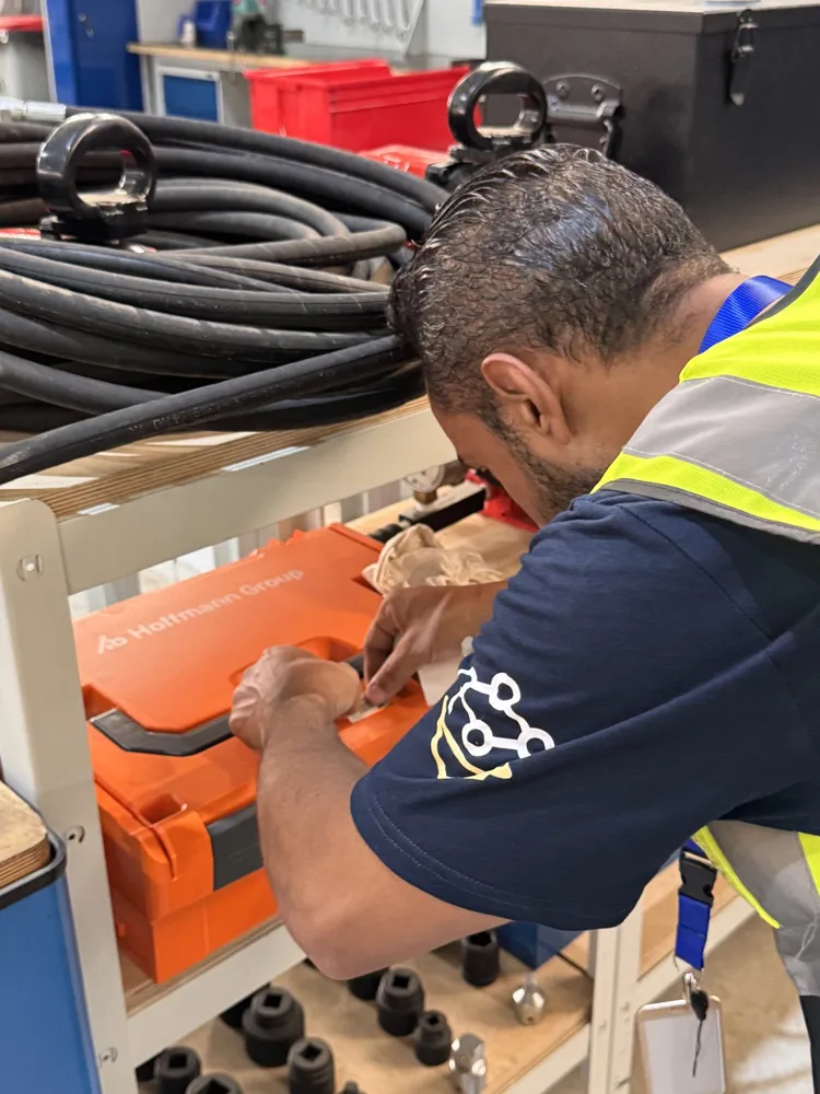 Tagging workshop equipment with a barcode label